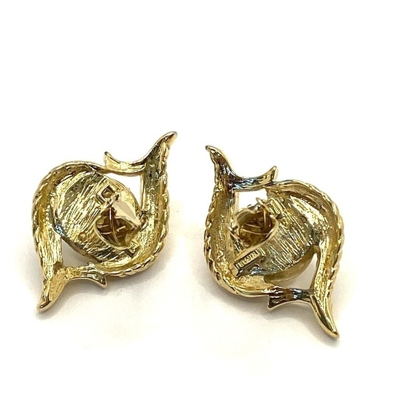 Trifari TM Clip Ons Earrings Faux Pearls 80s 90s - Picture 9 of 11